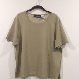 UEC 💲Sag harbor top L